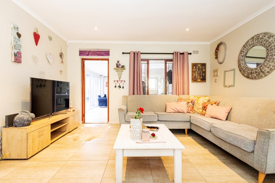 4 Bedroom Property for Sale in Stellenridge Western Cape